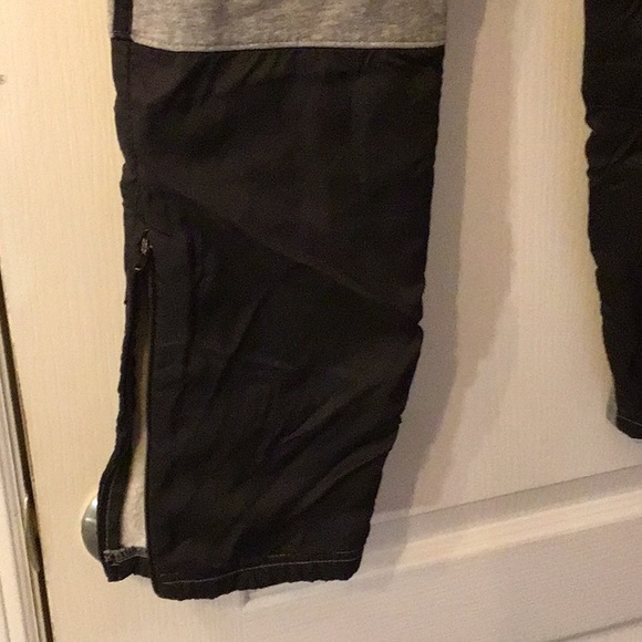 Adidas YXL (18/20) Gray Sweats with Black Stripes - Picture 4 of 7